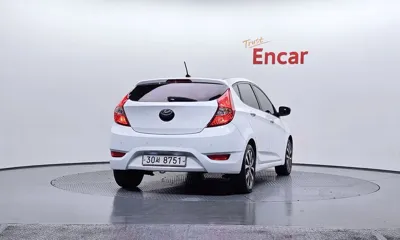 Hyundai Accent 2012, 257260 км, за 2114.3 USD