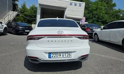 Hyundai Grandeur 2022, 83273 км, за 17907.14 USD