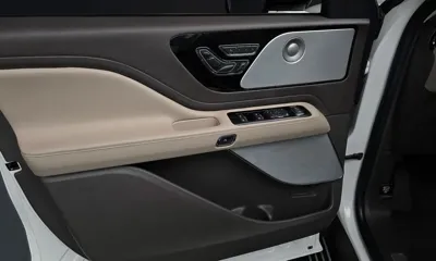 Lincoln Aviator 2022, 38470 км, за 28751.48 USD - фото 25