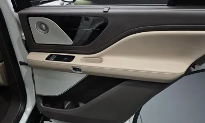 Lincoln Aviator 2022, 38470 км, за 28751.48 USD - фото 26