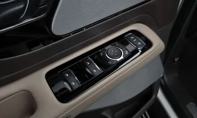 Lincoln Aviator 2022, 38470 км, за 28751.48 USD - фото 28