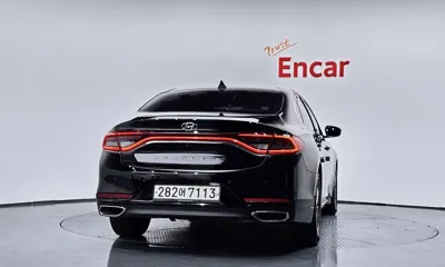 Hyundai Grandeur 2018, 137155 км, за 9852.86 USD