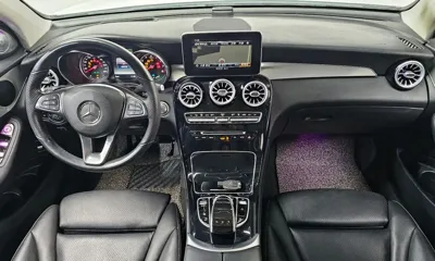 Mercedes-Benz GLC-Class 2019, 65078 км, за 16082.45 USD - фото 7