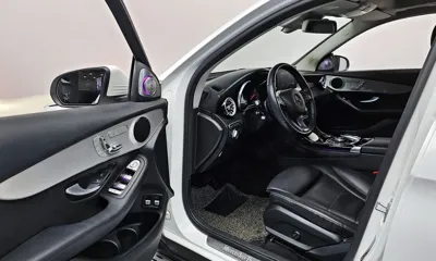 Mercedes-Benz GLC-Class 2019, 65078 км, за 16082.45 USD - фото 11