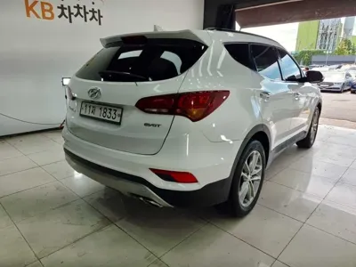 Hyundai Santafe 2016, 75640 км, за 8074.04 USD