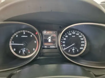 Hyundai Santafe 2016, 75640 км, за 8074.04 USD - фото 8
