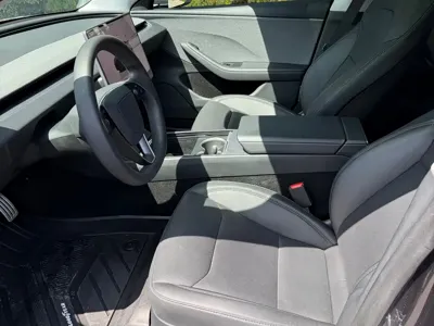 Tesla Model 3 2025, 21000 км, за 21924.24 USD