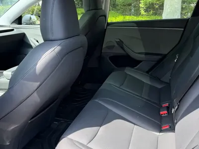 Tesla Model 3 2025, 21000 км, за 21986.31 USD - фото 9