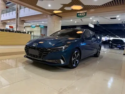 Hyundai Elantra · 2022 год