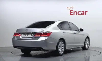 Honda Accord 2013, 122411 км, за 3575.37 USD