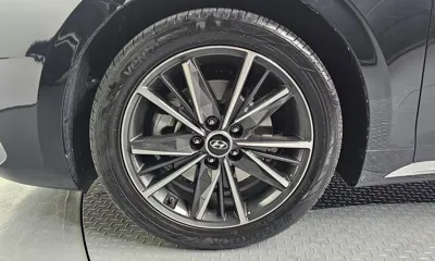 Hyundai Grandeur 2023, 30150 км, за 18051.73 USD