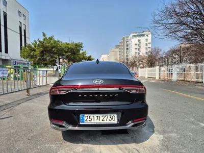 Hyundai Grandeur 2021, 156179 км, за 10394.59 USD