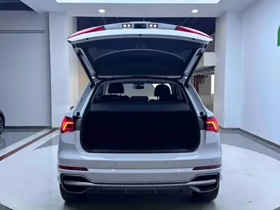 Audi Q3 2023, 17000 км, за 27221.37 USD - фото 21