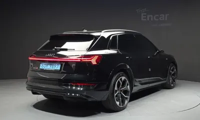 Audi e-tron 2022, 55141 км, за 42570.1 USD