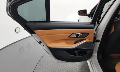 BMW 3-Series 2022, 53135 км, за 34853.44 USD - фото 25