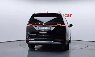 Kia Canival 2021, 106604 км, за 15989.43 USD