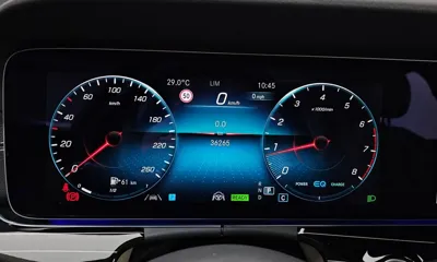 Mercedes-Benz E-Class 2022, 36265 км, за 27826.34 USD - фото 8