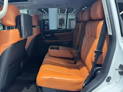 Lexus LX 2019, 170000 км, за 166974.79 USD - фото 9