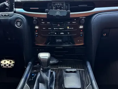 Lexus LX 2019, 170000 км, за 166974.79 USD - фото 14