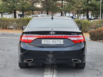 Hyundai Grandeur 2013, 159000 км, за 3536.49 USD