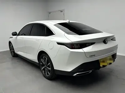 Changan Eado 2025, 16000 км, за 8348.74 USD