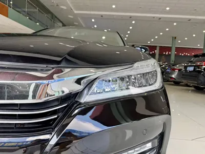 Honda Accord 2016, 95000 км, за 7709.73 USD