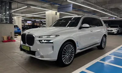 BMW X7 · 2025 год