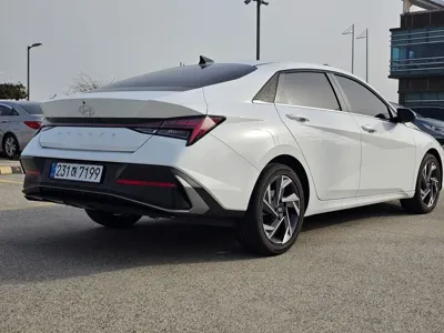 Hyundai Avante 2026, 975 км, за 15804.42 USD