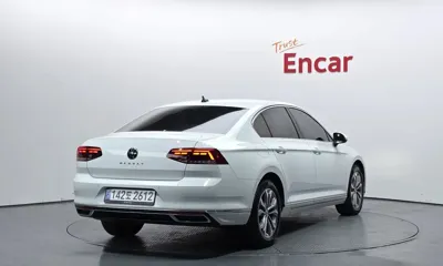 Volkswagen Passat 2022, 29313 км, за 15807.98 USD