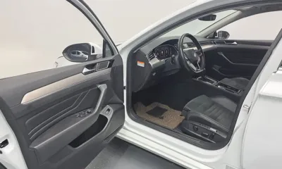 Volkswagen Passat 2022, 29313 км, за 15807.98 USD - фото 11