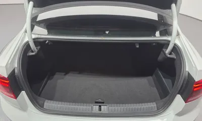 Volkswagen Passat 2022, 29313 км, за 15807.98 USD - фото 20