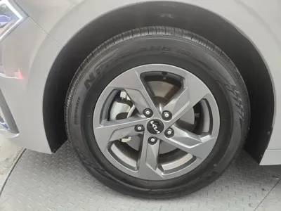 Kia K5 2026, 39000 км, за 13154.42 USD