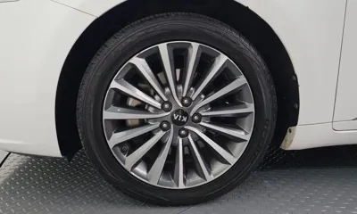 Kia K7 2017, 182912 км, за 5863.2 USD