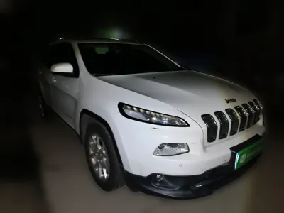 Jeep Cherokee · 2016 год