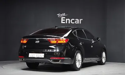 Kia K7 2016, 114962 км, за 5939.87 USD
