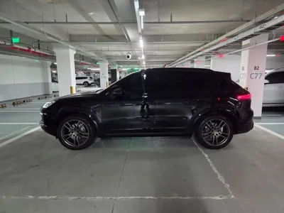 Porsche Cayenne 2019, 65100 км, за 48755.1 USD