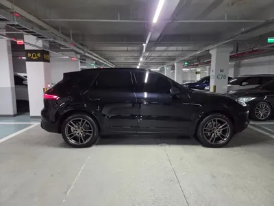 Porsche Cayenne 2019, 65100 км, за 48755.1 USD