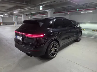Porsche Cayenne 2019, 65100 км, за 48755.1 USD