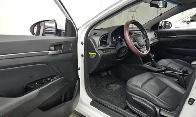 Hyundai Avante 2016, 126984 км, за 5395.56 USD - фото 10