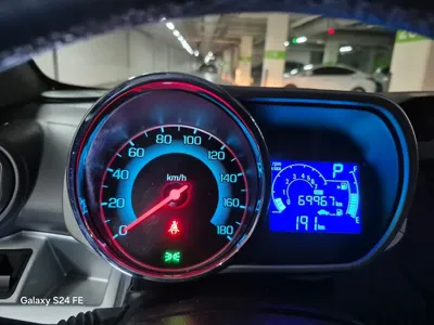ChevroletGMDaewoo Spark 2015, 69967 км, за 2494.42 USD