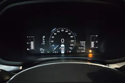 Volvo S60 2021, 73900 км, за 14225 USD - фото 9