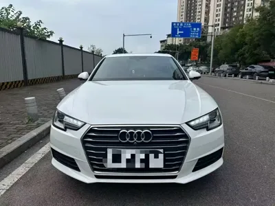 Audi A4L · 2017 год