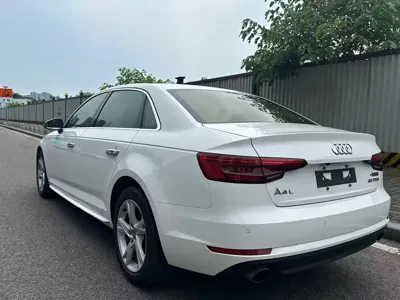 Audi A4L 2017, 140000 км, за 10776.1 USD
