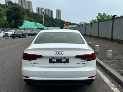 Audi A4L 2017, 140000 км, за 10776.1 USD