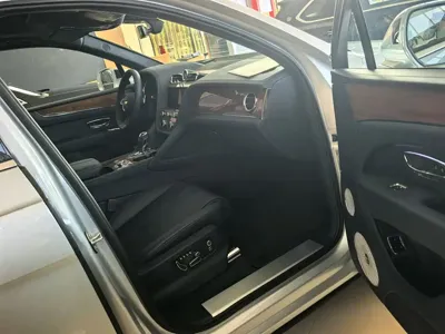 Bentley Bentayga 0, 100 км, за 420543.55 USD - фото 10