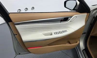 Hyundai Grandeur 2021, 63695 км, за 16279.38 USD - фото 24
