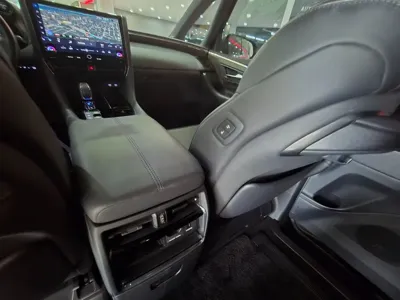 Toyota Alphard 2024, 24251 км, за 59256.34 USD - фото 12