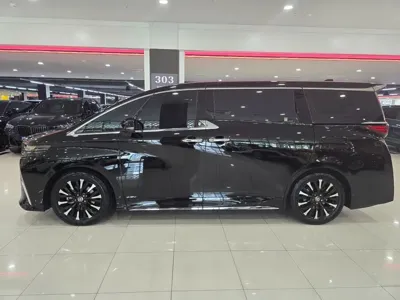 Toyota Alphard 2024, 24251 км, за 59256.34 USD - фото 17