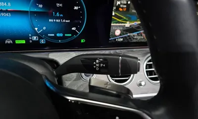 Mercedes-Benz E-Class 2022, 19043 км, за 30737.73 USD - фото 9