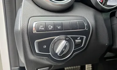 Mercedes-Benz C-Class 2017, 15300 км, за 44234.55 USD - фото 19